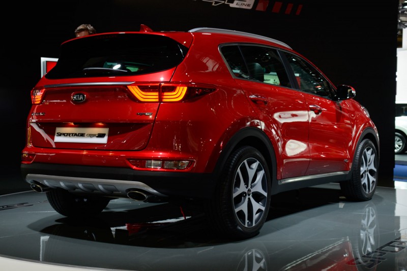 2015-Kia-Sportage-008