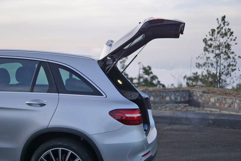 2016 Mercedes-Benz GLC 250 4MATIC Review in Malaysia - AutoBuzz.my
