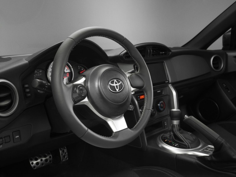 2016-Toyota-GT86-3