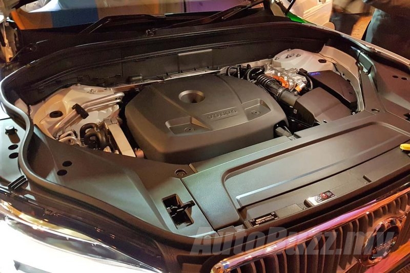 2016 Volvo XC90 T8 CKD Launched in Malaysia - AutoBuzz.my