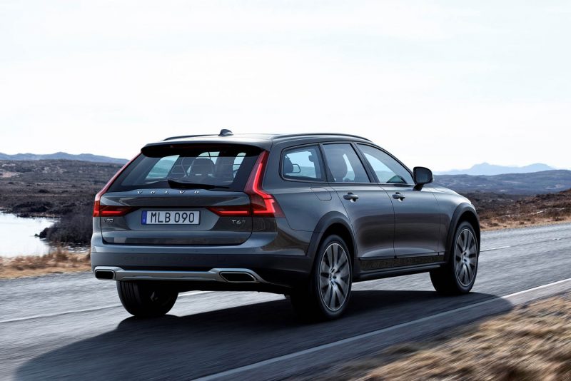 2016-volvo-v90-cross-country-011