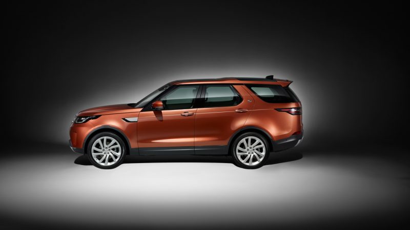 2017-land-rover-discovery-21