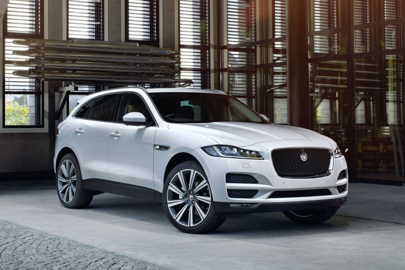 2015-Jaguar-F-Pace-049