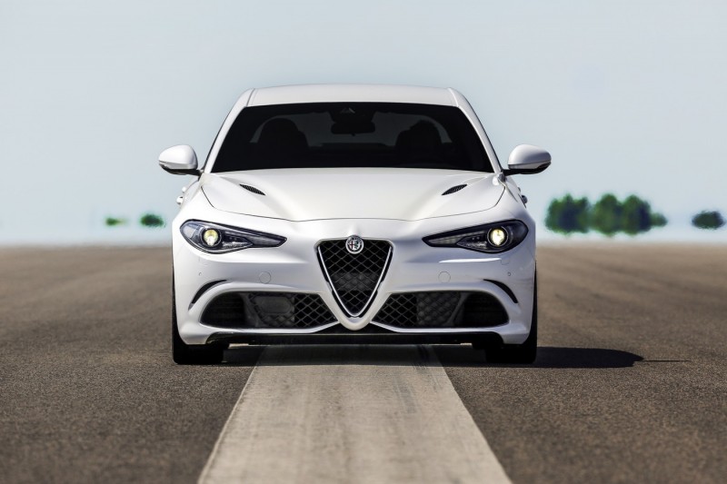 2015-Alfa-Romeo-Giulia-Quadrifoglio-Frankfurt-07