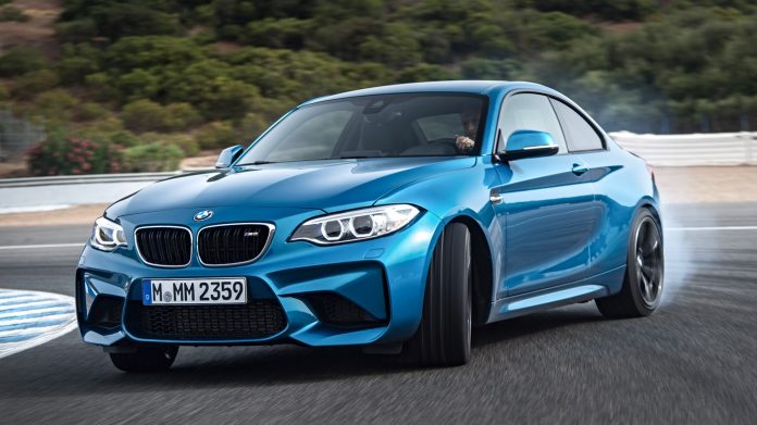 2015-BMW-M2-051