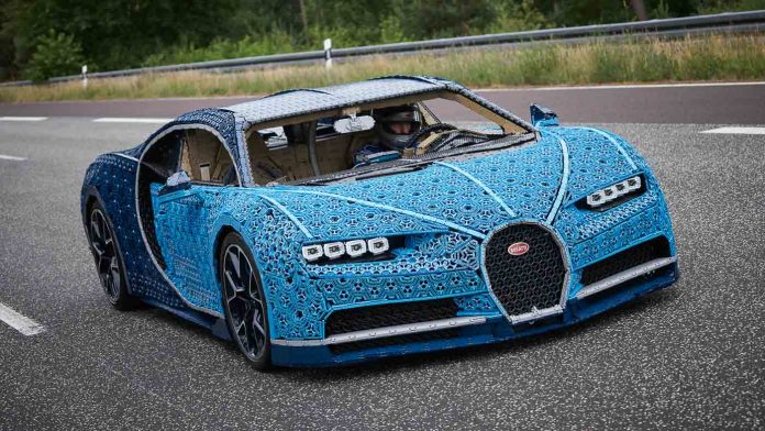 2018-LEGO-Bugatti-Chiron-20