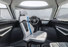 The Porsche Vision Renndienst has a central driving position, just like the McLaren F1!