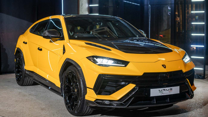 2022-Lamborghini-Urus-Performante-Malaysia-9