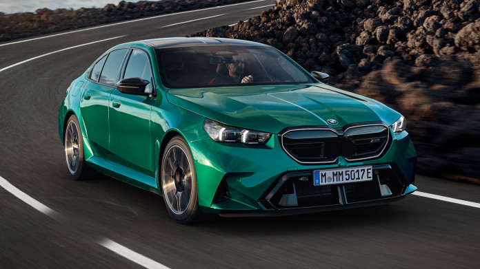 2024-BMW-M5-G90-17