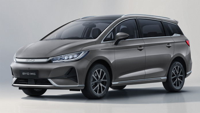 byd-m6-2