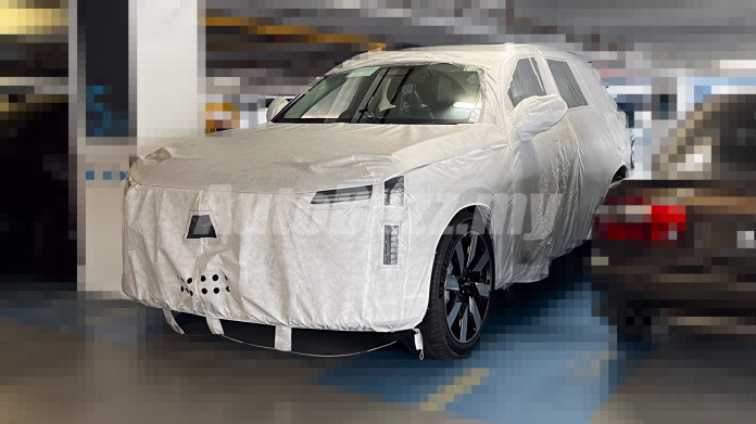 2025-Volvo-EX90-Spyshot-Malaysia-4