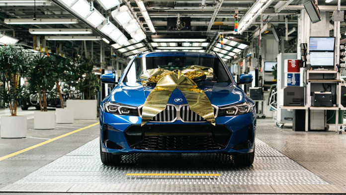 2025-BMW-3-millionth-electrified-vehicle-1