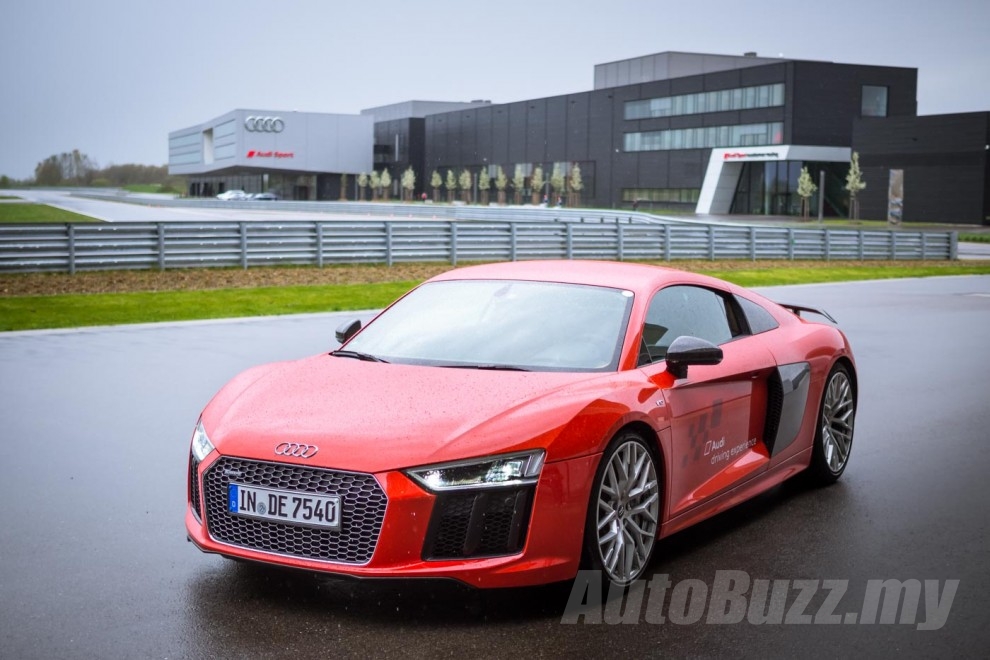 2016-Audi-R8-V10-Plus-Review-39-990x660