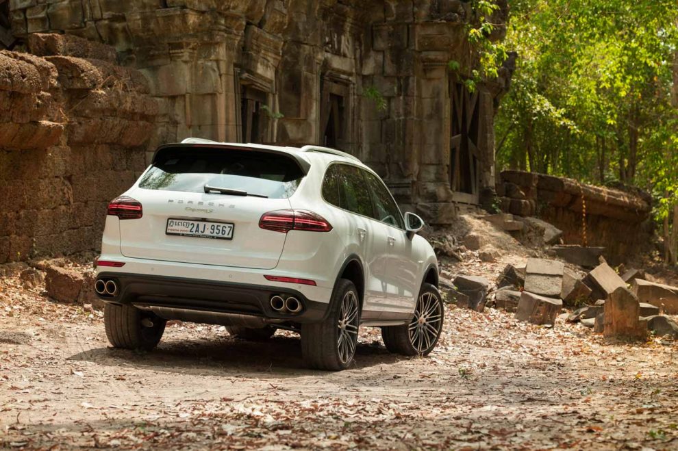 2016-porsche-cayenne-macan-cambodia-18-990x659