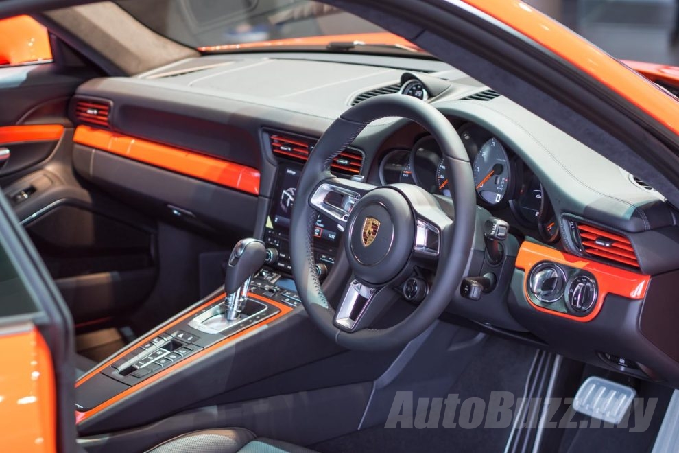 2016-Porsche-911-Launch-48-990x660