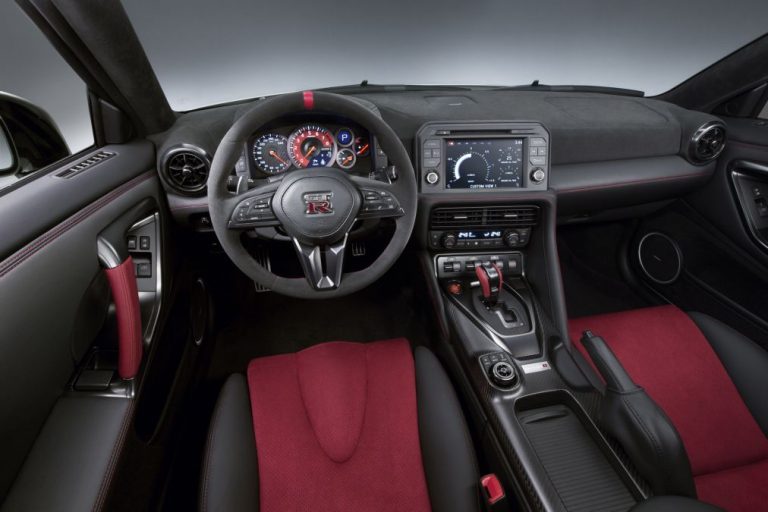 2016-nissan-GTR-Nismo-10-768x512
