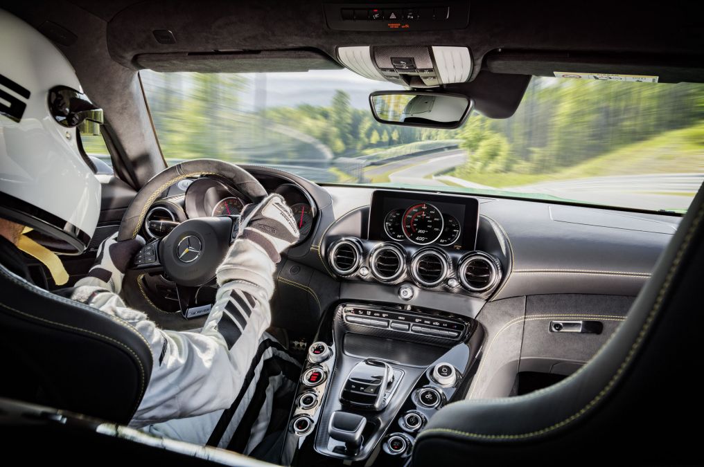 2016-AMG-GTR-14