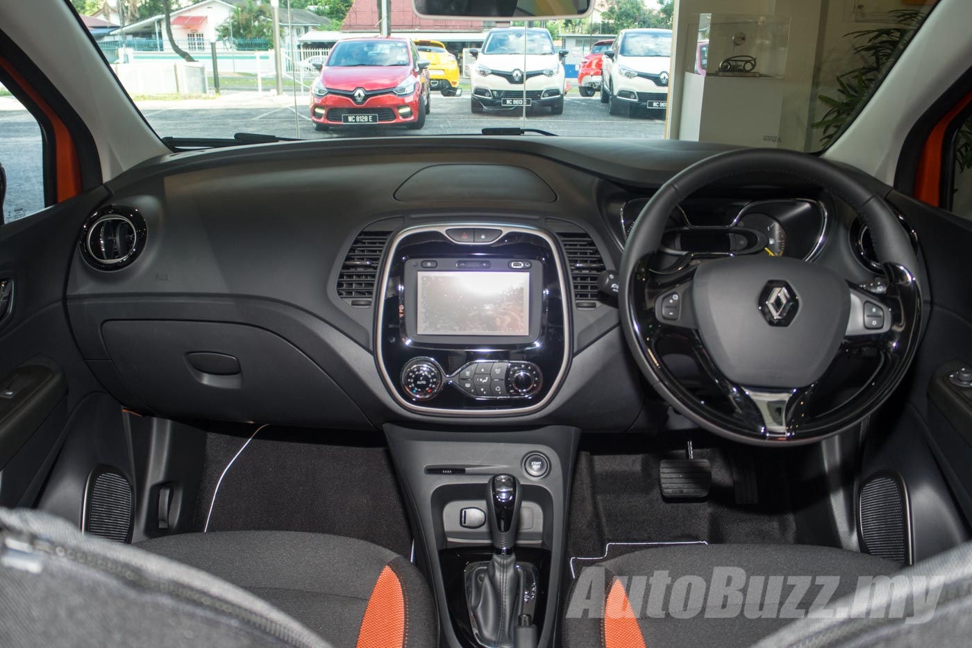 2015-Renault-Captur-Drive-19