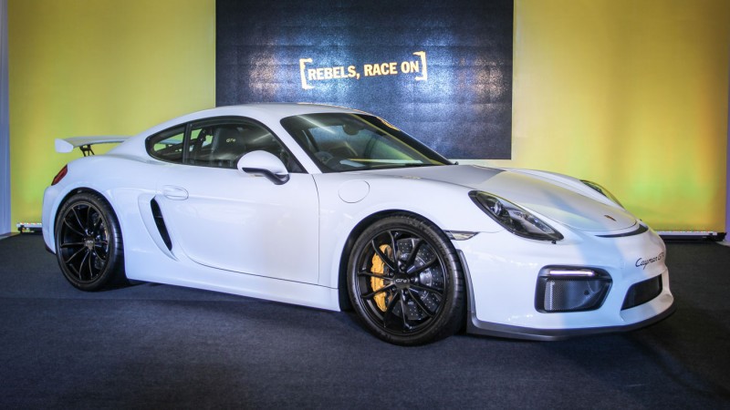 2015-Porsche-Cayman-GT4-launch-6-800x450
