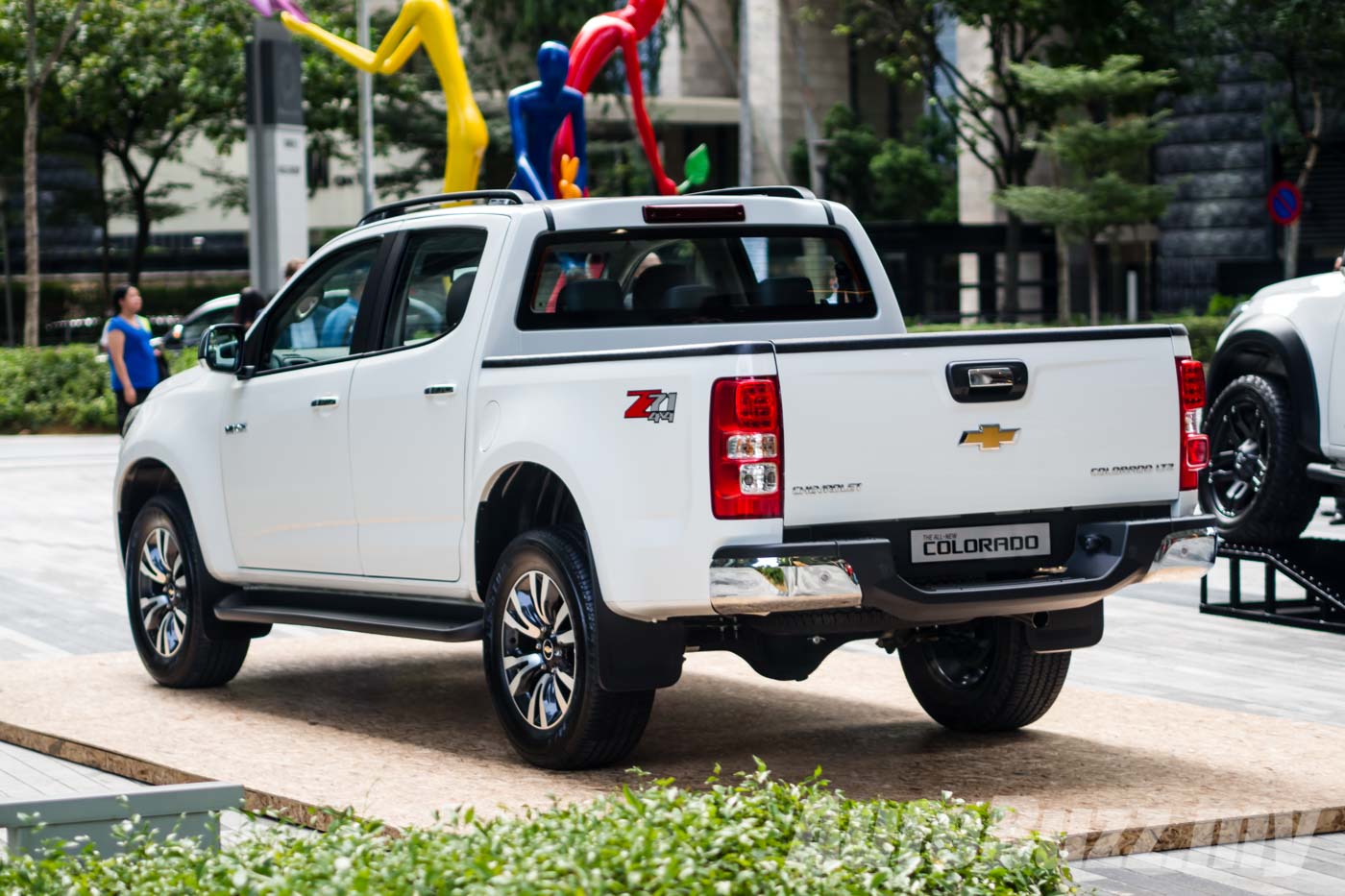 2016 Chevrolet Colorado Facelift Launched in Malaysia - AutoBuzz
