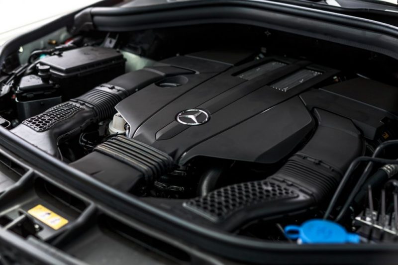2016-mercedes-benz-gls-400-4matic-launch-29-990x660