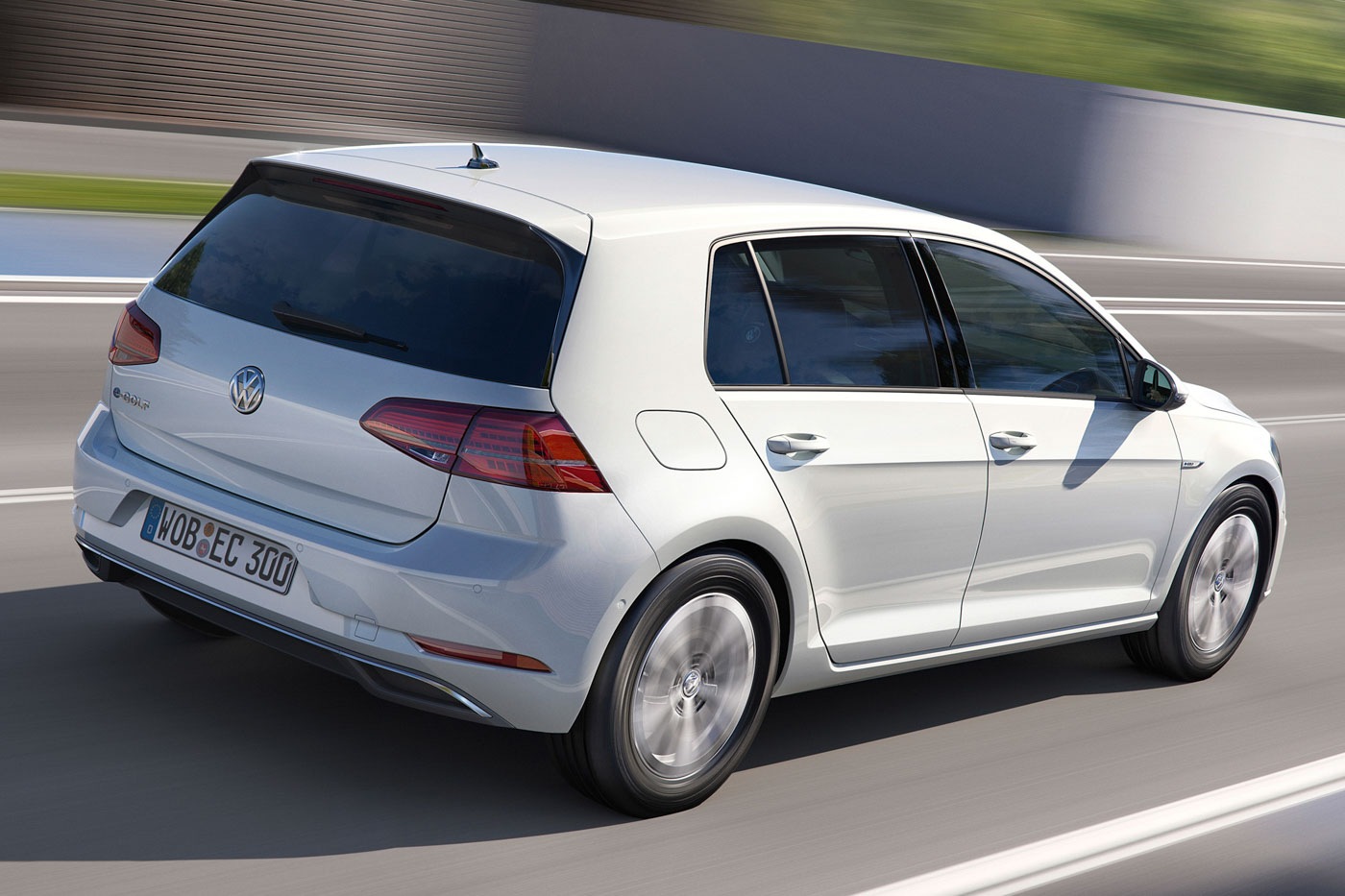 2016 Volkswagen e-Golf Facelift Unveiled