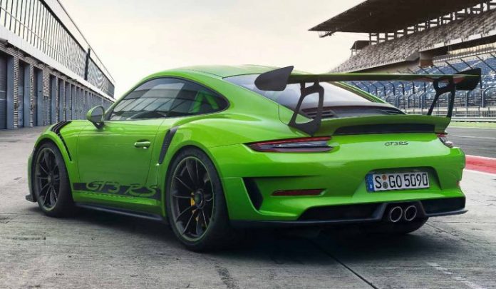 2018-All-New-Porsche-911-GT3-RS-Debuts-15-740x431