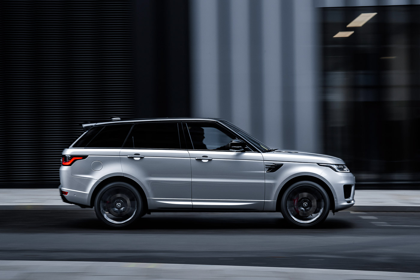 特别版 Range Rover 搭载新直列六缸 Ingenium 引擎 - AutoBuzz.my 中文