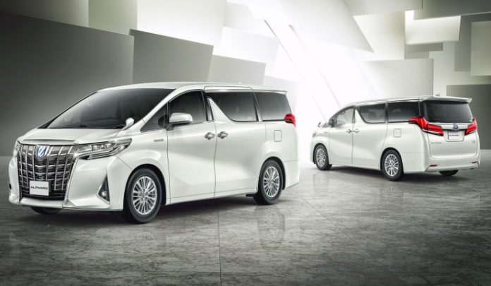 2017-Toyota-Alphard-Facelift-Unveiled-27-740x431