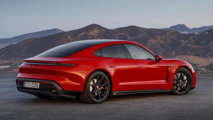 2021-Porsche-Taycan-GTS-sedan-9