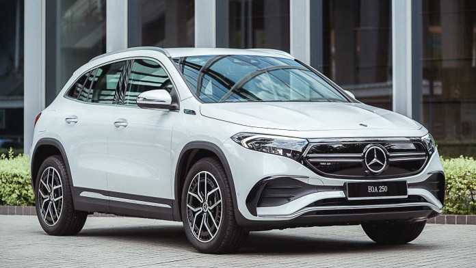 2022-mercedes-benz-eqa-250-amg-line-malaysia-launch-1-2