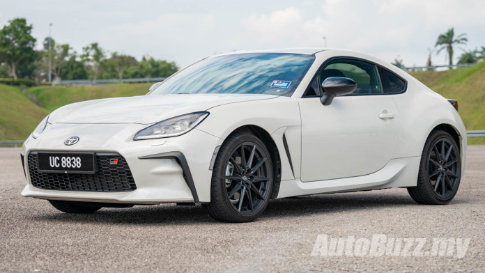 2023-Toyota-GR-86-8