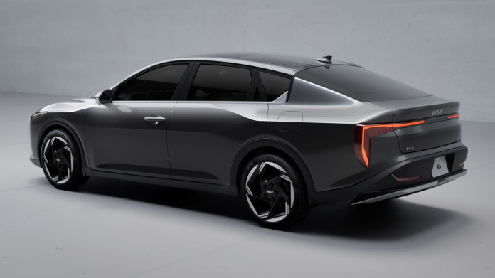 Kia-K4-debuts