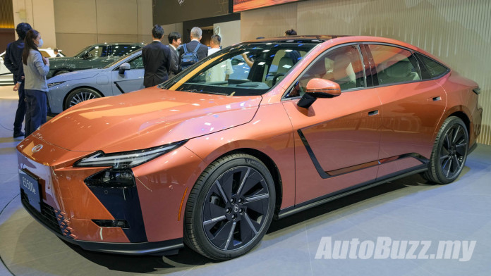 2025-Lexus-ES-Shanghai-2